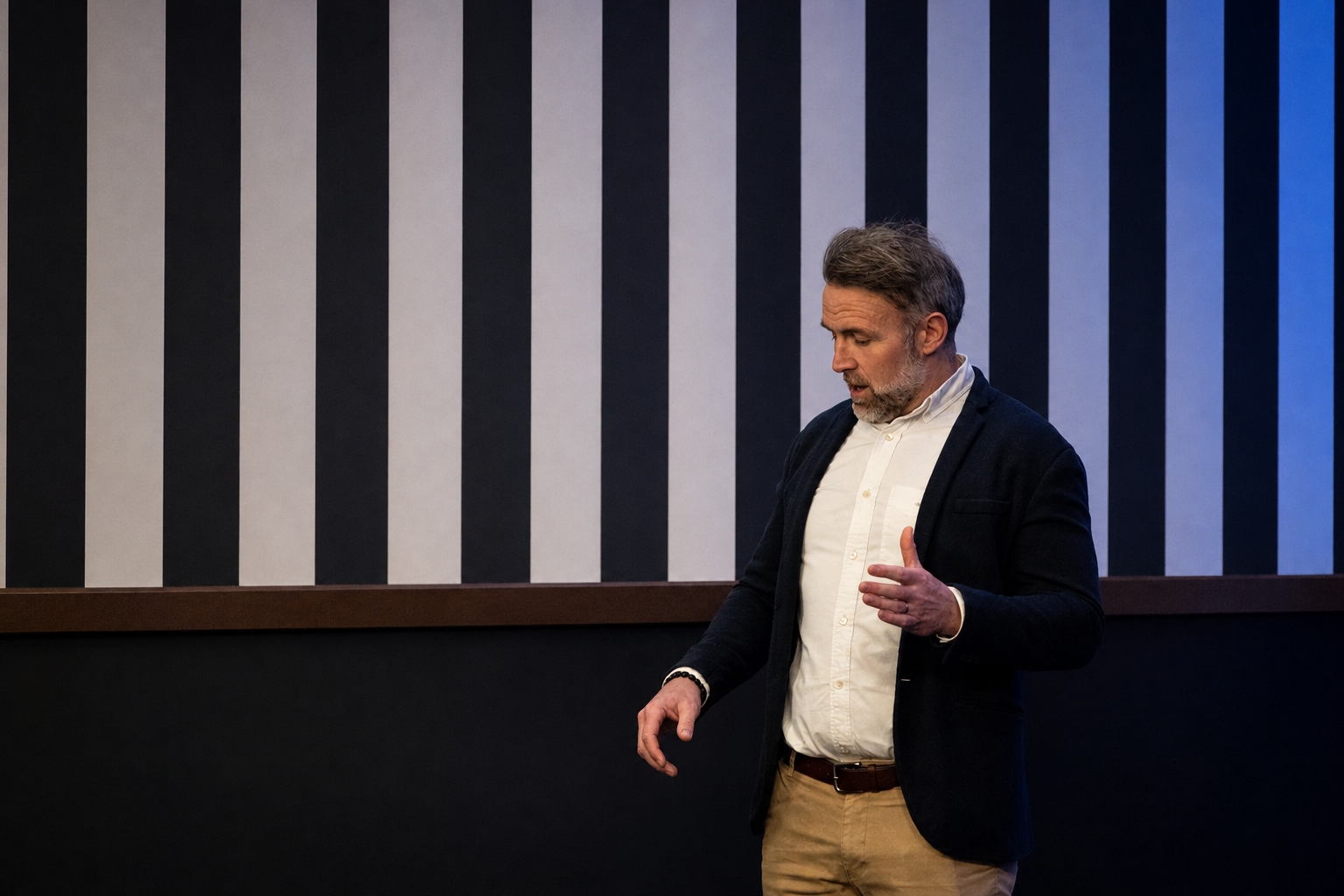 Dave Radley presenting to an audience